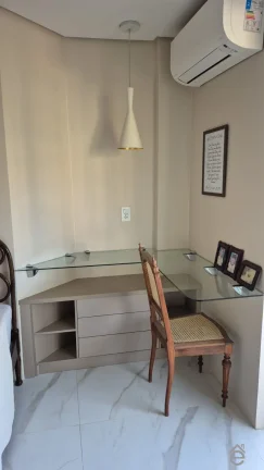Imagem Apartamento à venda na Ponta Verde, 3 suítes sendo 1 closet, 2 vagas, 148m2