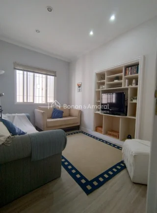 Imagem Apresentamos esta belíssima casa, muito bem localizada, ideal para quem busca conforto, segurança ...