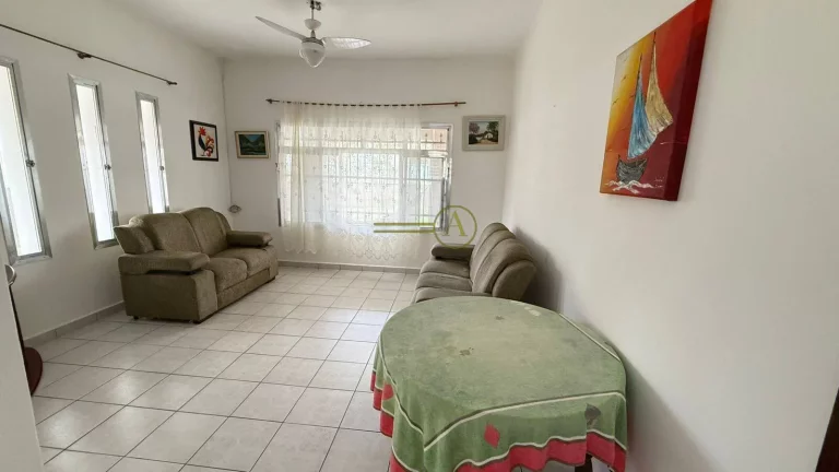 Imagem Casa térrea de esquina com a praia com terreno terreno e edícula já alugada