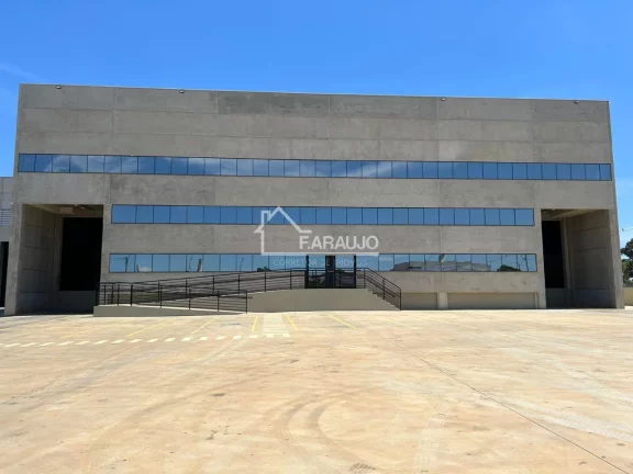 Galpão (Padrão TRIPLE A) para locação e área construida de 2.082m²; Piso Livre: 1.500m²; Administrativo: 318m².