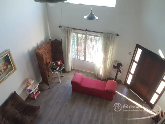 Imagem Casa no bairro Itaum, Joinville: 126m², 4 dormitórios, 1 suíte, 4 banheiros por R$ 840.000 - Venda.