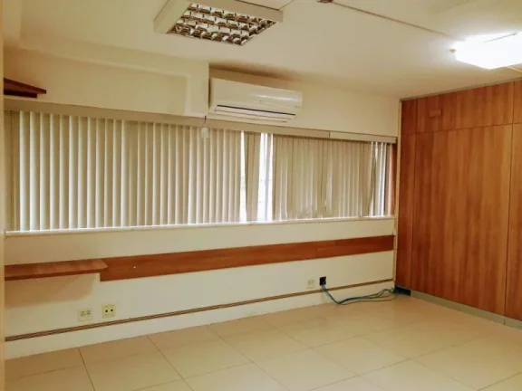 Imagem PRÉDIO CORPORATIVO COM LOCALIZAÇÃO ESTRATÉGICA NA GRANJA DOS CAVALEIROS!