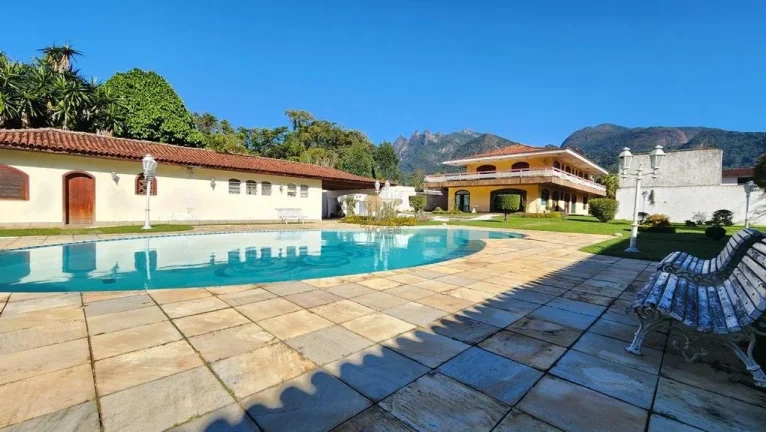 Imagem Casa para Venda em Teresópolis / RJ no bairro Alto