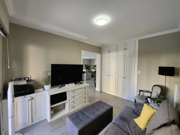 Imagem Apartamento 189 M², 4Q, 1 suíte, 2 salas, 3 banheiros, 3 vagas, piscina aquecida, academia, salão de festas, quadra, face norte, ensolarado.