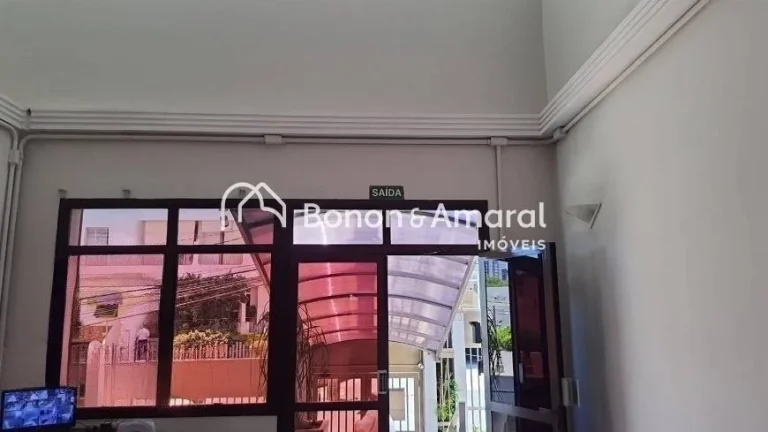 Imagem Ótimo apartamento em excelente localização no Cambuí. O apartamento em andar alto conta com uma ...