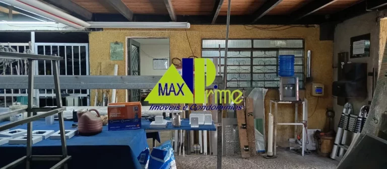 Imagem Galpão Comercial à Venda na Vila Ré, São Paulo-SP: 5 Salas, 4 Banheiros, 8 Vagas de Garagem, 782m² de Área.