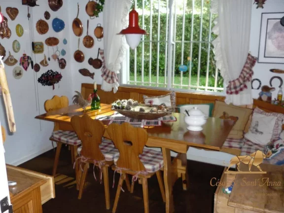 Imagem Oportunidade única, Casa á 5 minutos do Capivari, em Campos do Jordão/SP