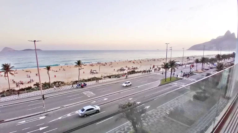 Imagem IPANEMA (AV.VIEIRA SOUTO) 315m2 FRONTAL MAR 5QTS (2STS) PORTEIRA FECHADA!!