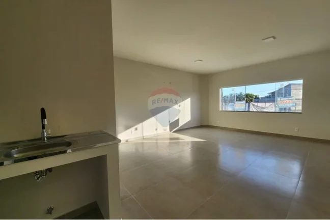 Imagem Prédio Comercial à Venda em Maricá/RJ | 2 Pavimentos| 2 lojas e 4 salas | 324m² Construídos