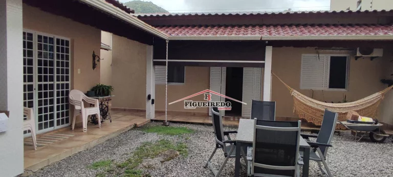 Imagem Casa com 3 dormitórios à venda, 300 m² por R$ 1.600.000,00 - Canto do Forte - Praia Grande/SP