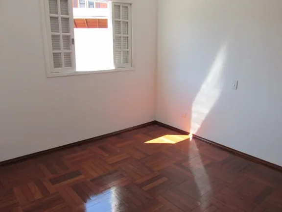Imagem Casa no Res. Alpha 6 - 310m²