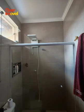 Imagem Casa em Condomínio à Venda em Ribeirão Preto-SP, Parque São Sebastião: 3 quartos, 1 suíte, 2 salas, 3 banheiros, 2 vagas. 115m². Quer Imóvel Negócios Imobiliários.