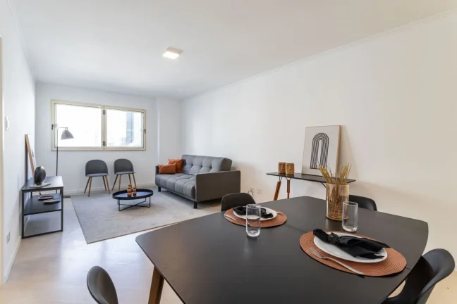 Imagem Apartamento 95M² Reformado, 3Q, 2 Banheiros, 1 Vaga.