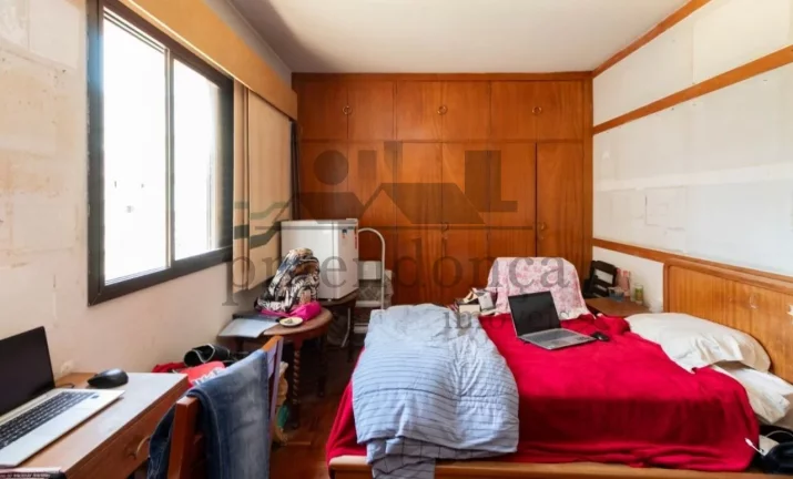 Imagem Apartamento na Rua Monte Alegre com 220m² para ser reformado, 3 suítes e 2 vagas.