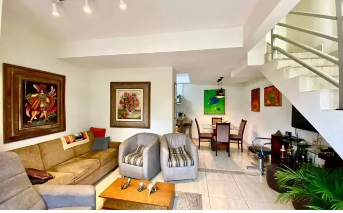 Imagem Casa para Venda em Belo Horizonte / MG no bairro Santa Terezinha