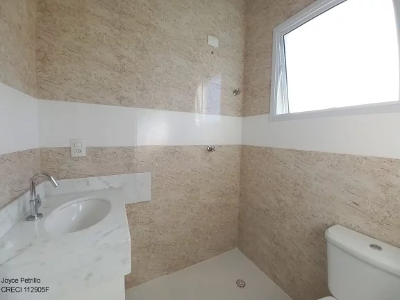 Imagem Casa de Alto Padrão à Venda em Condomínio Fechado na Cidade Litorânea de Peruíbe.