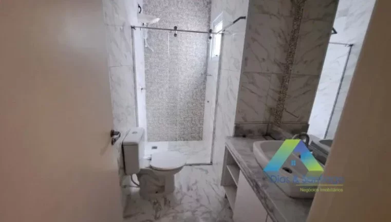 Imagem Casa Sobrado a venda com 03 quartos e 03 vagas de garagem- Cupece
