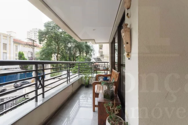 Imagem Apartamento em Perdizes com 166m², 4 quartos( 2 suI­tes) e 3 vagas