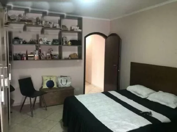 Imagem Sobrado com 3 Quartos e 3 banheiros à Venda, 237 m² por R$ 650.000