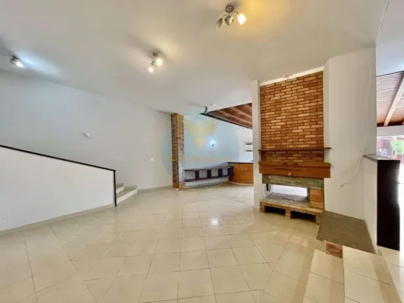 Imagem Casa em Condomínio a Venda no bairro Granja Viana - Carapicuíba, SP