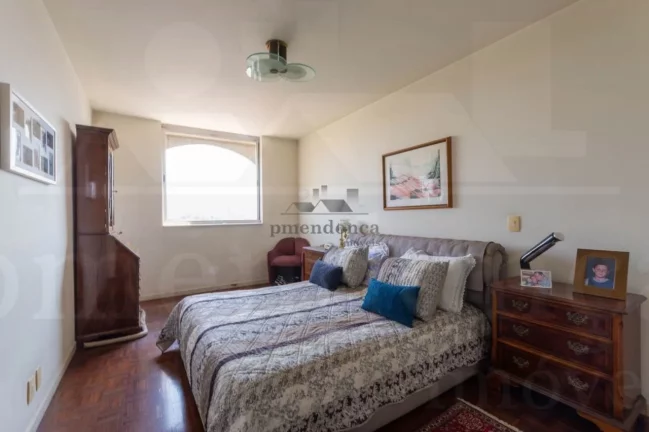 Imagem Apartamento amplo, com terraço, living para 02 ambientes espaçosos, sala de almoço, sala de TV, l...