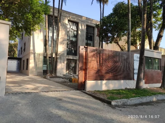 Imagem Este maravilhoso imóvel comercial possui endereço emblemático, localização privilegiada e uma fachada imponente que irá destacar o seu negócio. Com ma