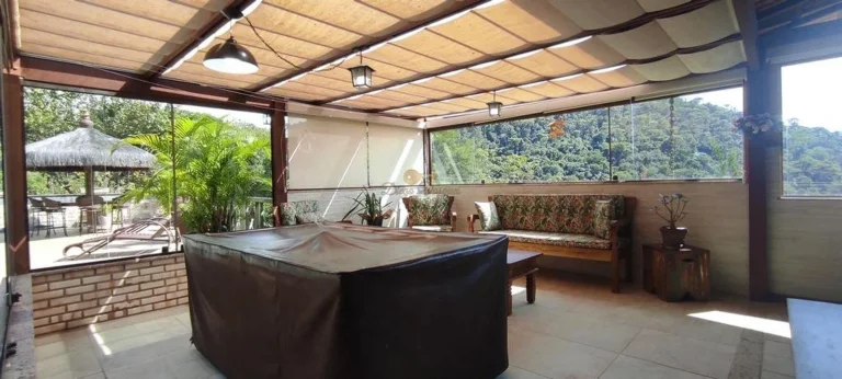 Imagem Casa para Venda em Teresópolis / RJ no bairro Albuquerque