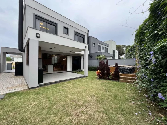 Imagem Casa Alto Padrão para Venda em Florianópolis / SC no bairro Cachoeira do Bom Jesus