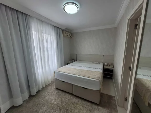 Imagem Apartamento com 3 dormitórios sendo 1 suíte e 1 vaga de garagem, no Centro de Balneário Camboriú
