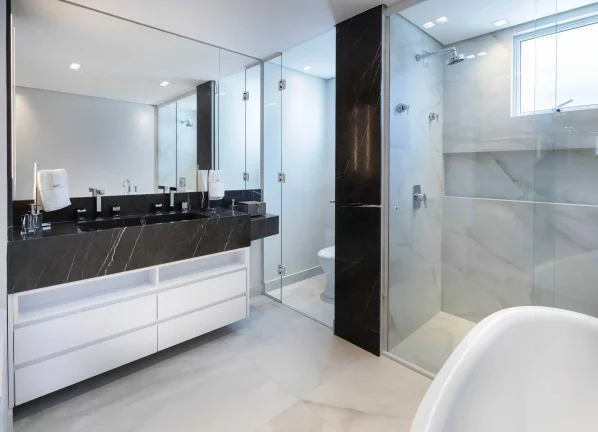 Imagem Apartamento novo com 4 dormitórios sendo 2 suítes e 3 vagas no Centro de Balneário Camboriú