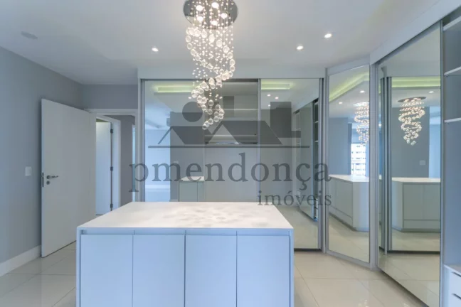 Imagem Apartamento espaçoso com 4 quartos sendo 3 suítes e 4 vagas, 244m²