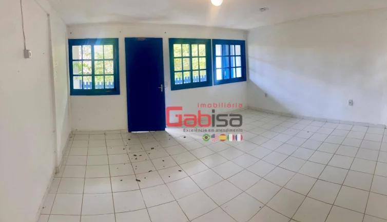 Imagem Espaço Versátil à Venda: Imóvel de 4125 m² com Estrutura de Escola e Quadra na Ferradura