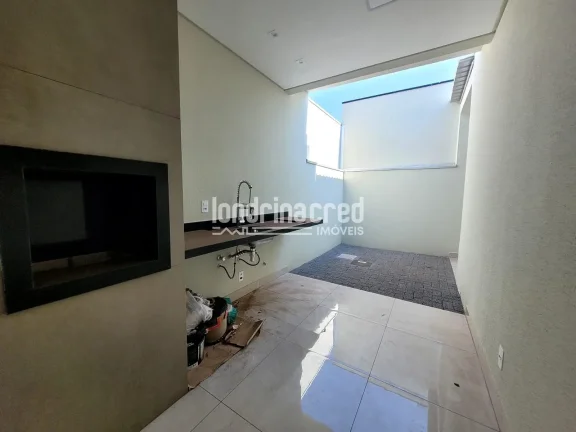 Imagem Excelente casa no Condomínio Heimtal Park com 3 dormitórios (1 suíte), sala e cozinha integradas, 2 banheiros e 1 vaga em terreno de 150m².