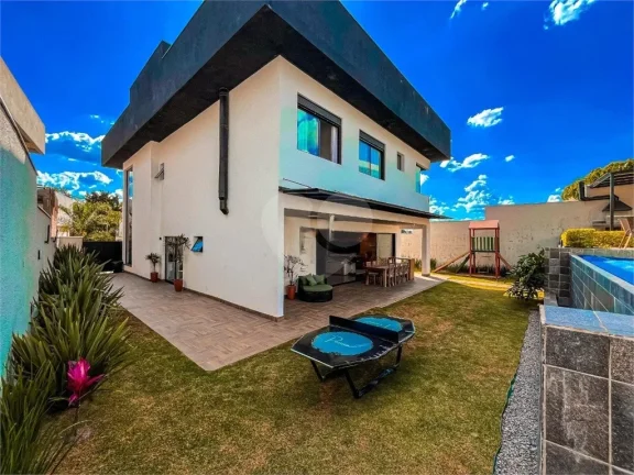 Imagem Casa à venda com 4 quartos, sendo 3 suítes, no condomínio Vintage, Cotia - SP