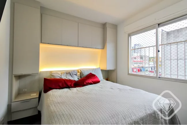 Imagem Apartamento reformado com muito charme na Otto Niemeyer, Zona Sul de Porto Alegre

Brilhante Imóvei...