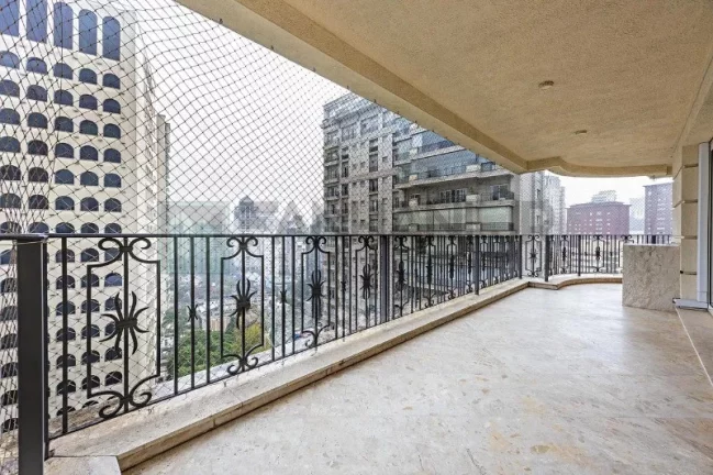 Imagem Imperdível apartamento de alto padrão à venda/locação em São Paulo-SP, Jardim Europa. 3 quartos, 3 suites, 4 salas, 5 banheiros, 4 vagas, 280m².