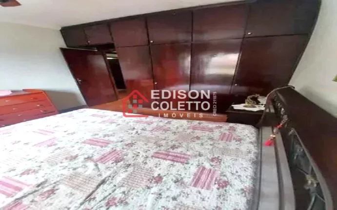 Imagem Excelente casa à venda no Jardim Elite oferece um estilo de vida charmoso e prático"