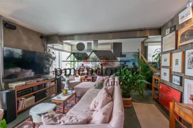 Imagem Charmoso apartamento no coração da Av Angélica, com 3 quartos (1 suíte) e 1 vaga