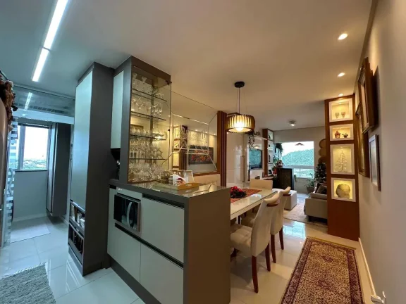 Imagem Apartamento mobiliado com 2 suítes e 2 vagas de garagem no Bairro Ressacada em Itajaí