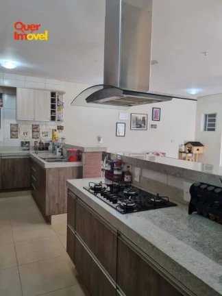 Imagem Casa à venda no Condomínio Evidence Resort em Ribeirão Preto-SP: 2 quartos, 1 suíte, 3 salas, 4 banheiros, 2 vagas - 120m²