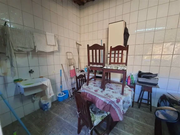 Imagem Casa dormitórios com ampla garagem na Vila Tupi em Praia Grande