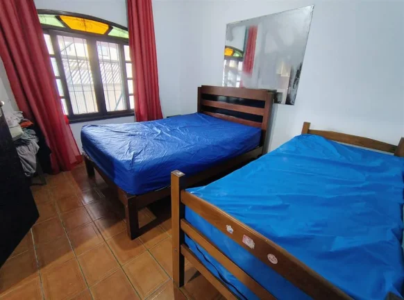 Imagem Casa com quartos + edícula e Piscina em Praia Grande