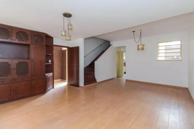 Imagem Casa Vila Anglo Brasileira - 170M², 3 Dorms, 3 Vagas, Próximo ao Metrô.
