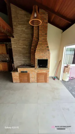 Imagem Excelente Casa em Alvenaria com Laje Mobiliada - Bairro Costeira