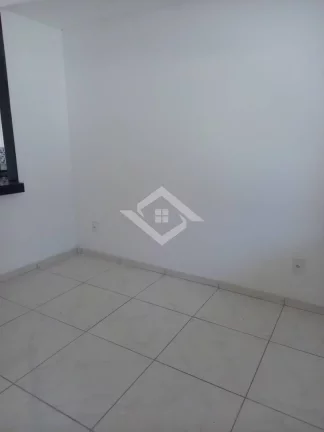 Imagem Casa na pedra de guaratiba com sala e 2 quartos, quintal e garagem