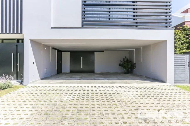 Imagem Residência Alto Padrão - 5 Suítes, Piscina e ELEVADOR no Alphaville Graciosa – 500m² de Sofisticação… Um verdadeiro espetáculo!!!