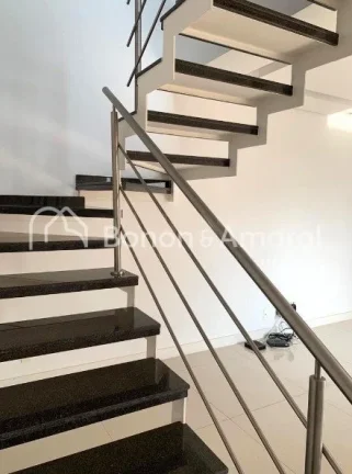 Imagem Localizada no bairro Mansões Santo Antônio, esta cobertura duplex encanta pela localização estra...