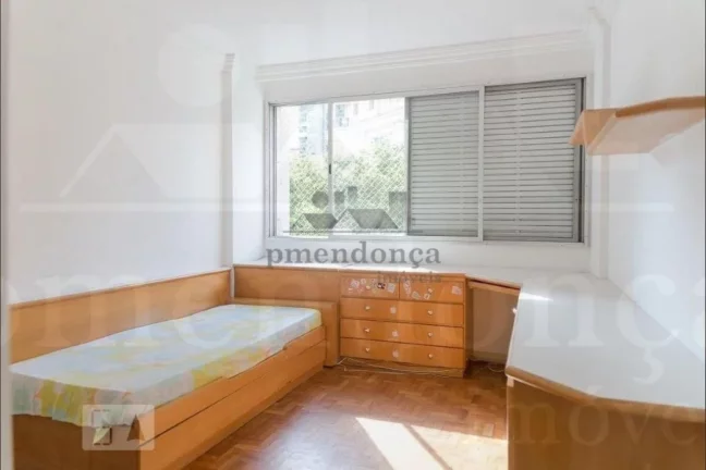 Imagem Apartamento na Rua Rosa e Silva com 03 dormitorios e 01 vaga, 150m²