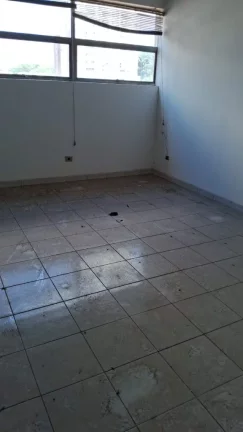 Imagem Ponto Comercial de 300m² na Vila Sônia - São Paulo-SP: 5 Banheiros, 4 Vagas de Garagem!