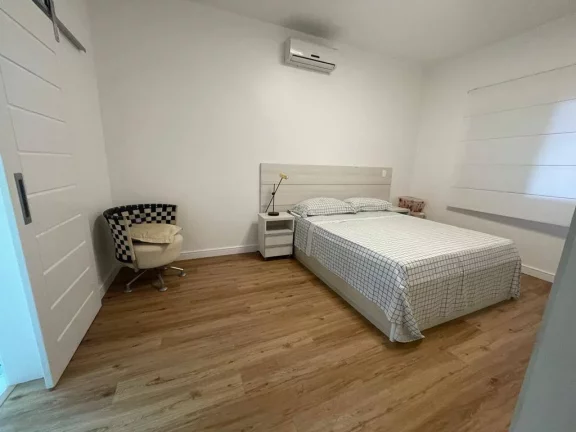 Imagem Casa à Venda em Condominio de Altao Padrão no Massaguaçu em Caraguatatuba